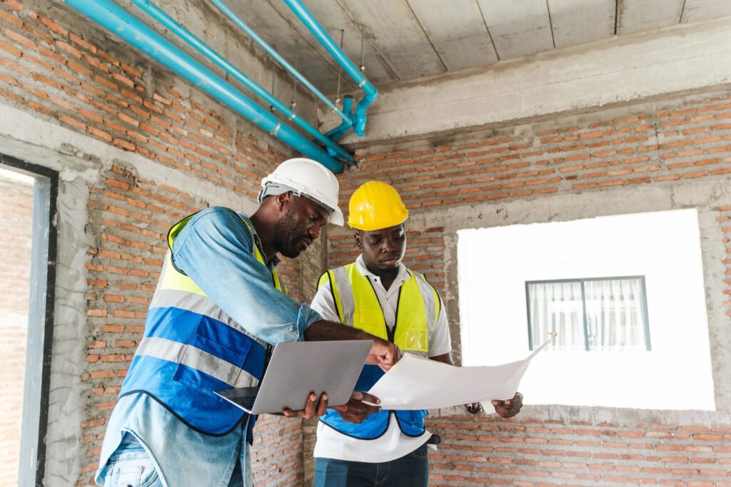 Moderniser un bâtiment ancien au Bénin : guide complet pour rénover intelligemment sans perdre la valeur du bien