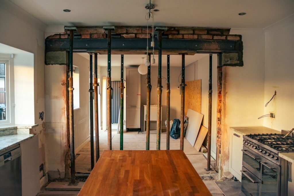 Rénovation lourde ou démolition-reconstruction : comment faire le bon choix ?